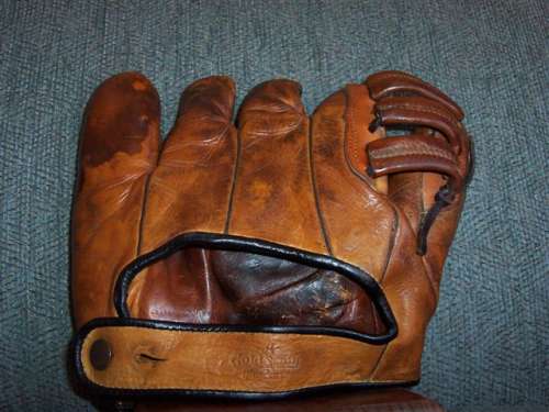 Paul Derringer Goldsmith Back